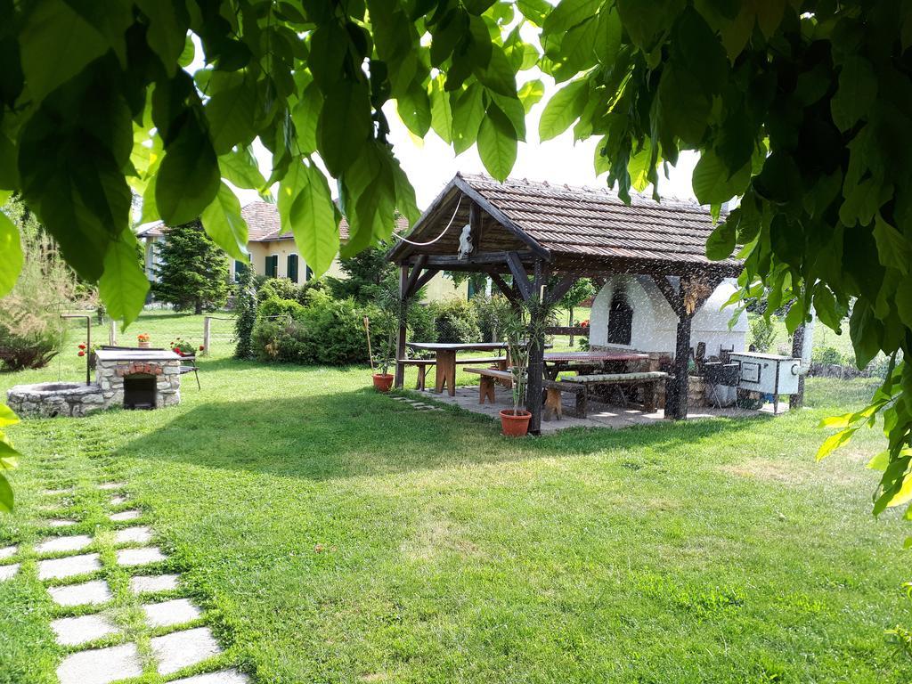Vendektanya Vendeghaz Hotel Tapolca Exterior photo