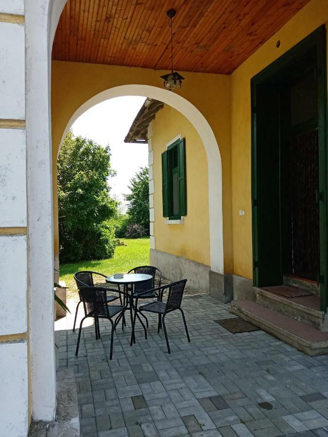 Vendektanya Vendeghaz Hotel Tapolca Exterior photo